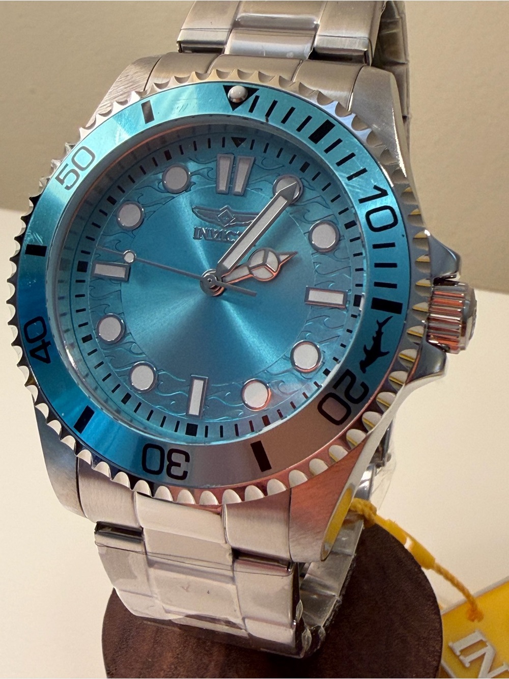 Invicta Pro Diver 50507 – 43mm | Light Blue Dial | New with Box